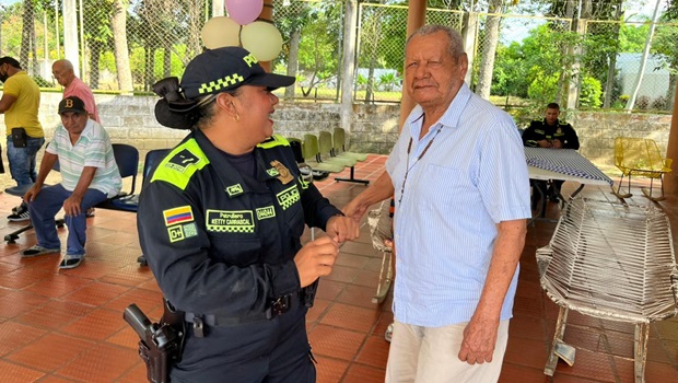 Polic&iacute;a y Comunidad