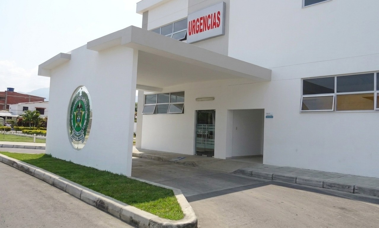 fachada_letrero_urgencias