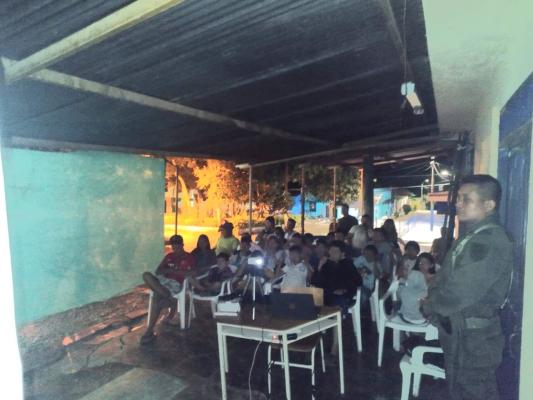 Policía Nacional realizó cine al barrio en el corregimiento de San Luis