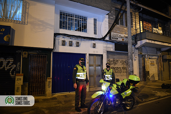 Sorprendidos 10 extranjeros y 4 colombianos en una fiesta en el barrio Laureles de Medellín 