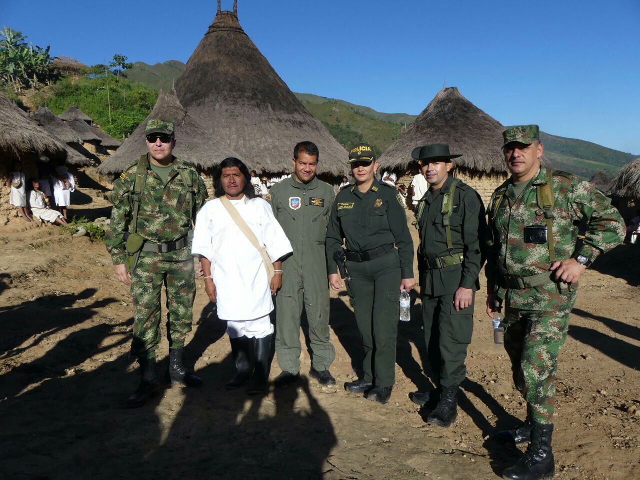 ampaña de salud y entrega de regalos para la comunidad indígena
