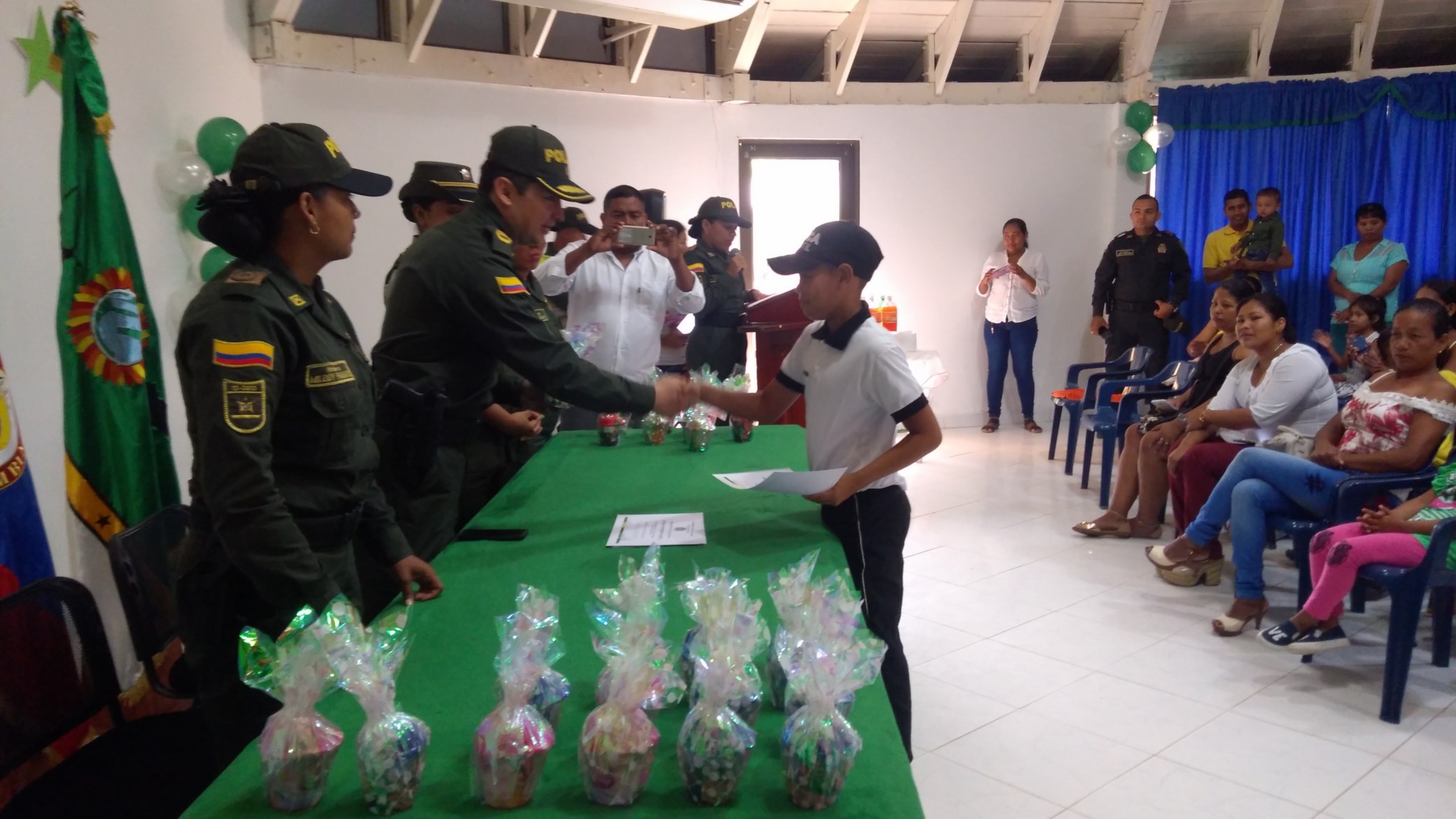 policía cívica juvenil
