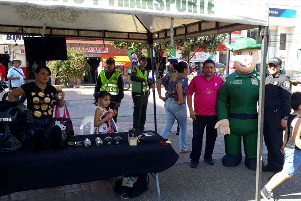 ESMAD-trabaja-en-la socialización-del #CódigoDePolicía