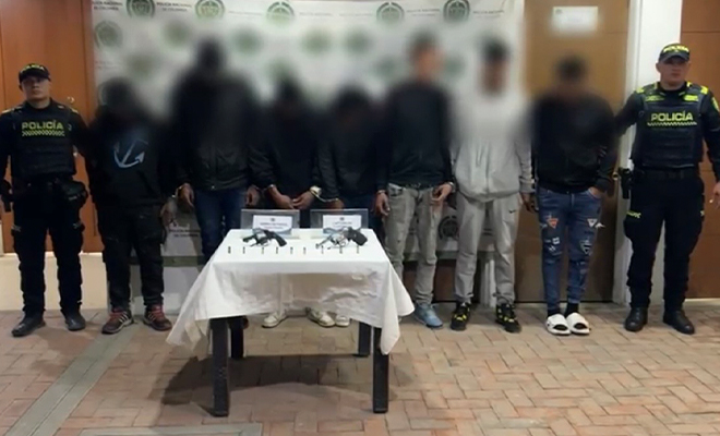 2 Uniformados zona de atención de Cazuca y 2 capturados por porte ilegal de armas de fuego