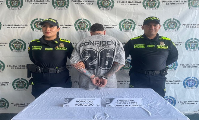 Policías con persona capturada en backing institucional 