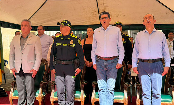 Presencia del señor comandante del departamento de Policía, los señores alcaldes de San Gil, Socorro, representantes de  los municipios de Barichara, Barbosa y el señor secretario del  interior de la Gobernación del departamento