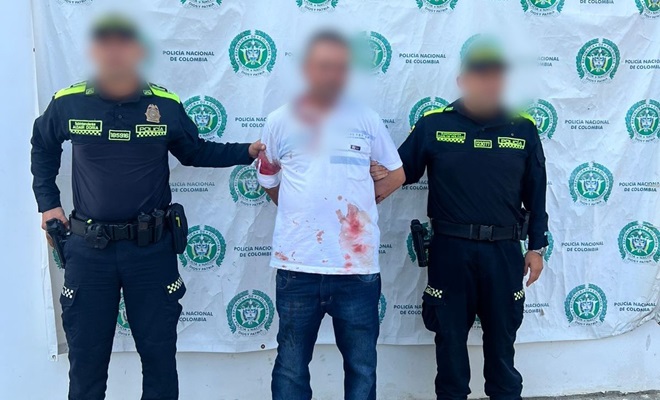 Dos Policías y un ciudadano capturado