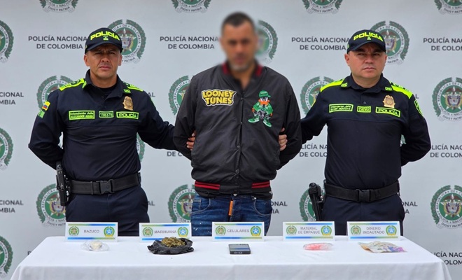 dos policías, un capturado, y estupefacientes incautados 