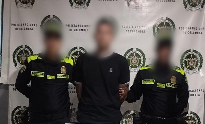 Dos Policías y un ciudadano capturado