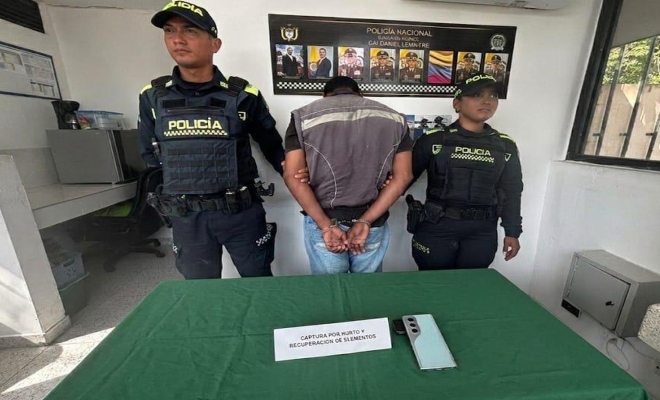 Dos polic&iacute;as, un capturado y elementos incautados