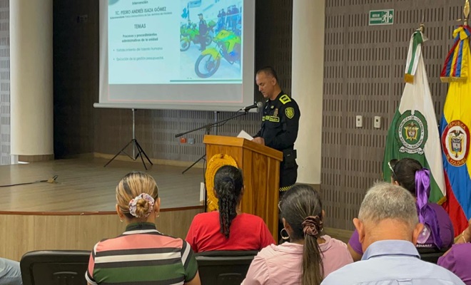 Polic&iacute;a y comunidad