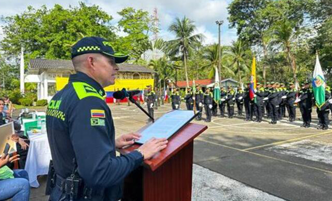 Comandante del departamento de Policía Urabá habla en juramento de bandera de auxiliares