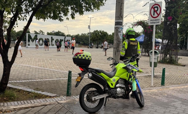 un funcionario adscrito a la seccional de transito y trasporte  de la metropolitana de san jerónimo de montería realizaron labores de vigilancia, prevención y control, con el propósito de garantizar un ambiente seguro, tranqui
