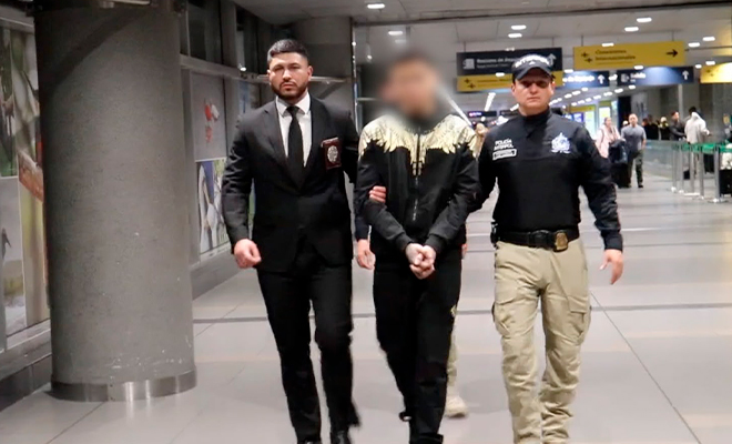 Alias Osmar Ferrer es acompañado por autoridades de Colombia y Chile, para ser extraditado.