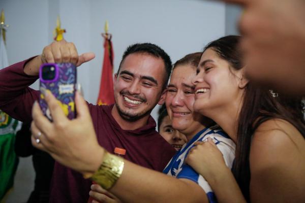 Nuestros policías vuelven a casa