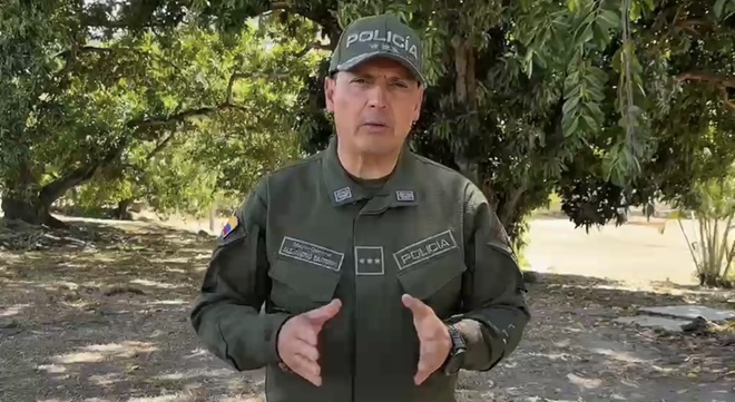 Imagen del full del señor MG. Jesús Alejandro Barrera Peña Director General Policía Nacional