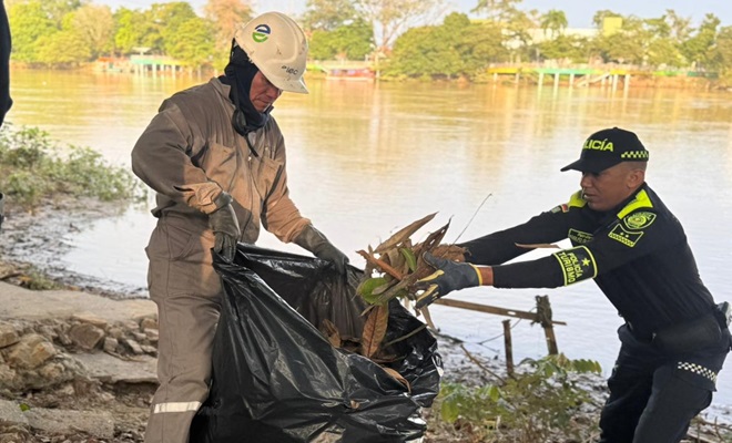 Polic&iacute;a y comundad