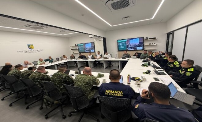 Reunión entre gobernación, policía y autoridades politico-administrativas
