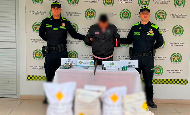 Capturado y elementos materiales probatorios custodiados por la Policía Nacional
