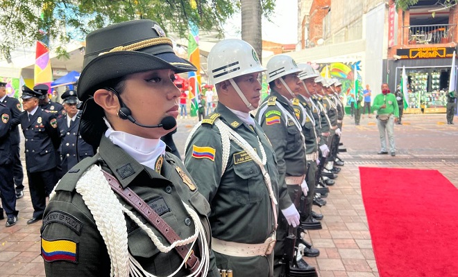 Policía Nacional rinde homenaje a Neiva