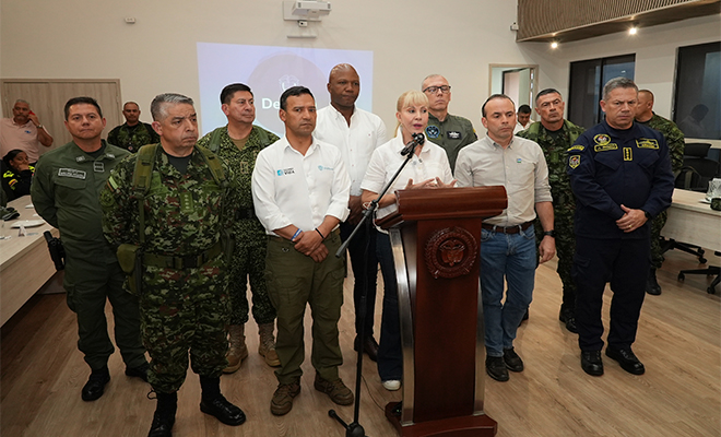 Cúpula Militar da declaraciones en rueda de prensa