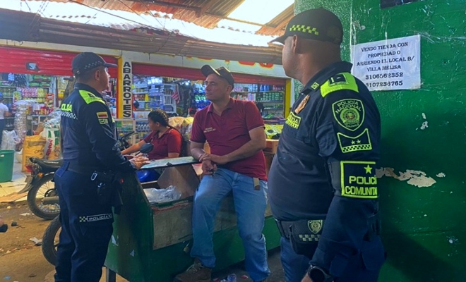 En un recorrido cercano y humano, la Policía Comunitaria llevó un mensaje de prevención y valentía a los comerciantes del Mercado del Sur, fortaleciendo la confianza y la denuncia como herramientas para derrotar la extorsión.