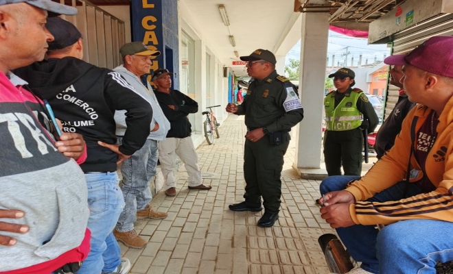 ‘Rompe el silencio antes que sea tarde’, policía lleva mensaje contra la violencia intrafamiliar. Campaña educativa busca prevenir los conflictos en el hogar y promover la denuncia oportuna.