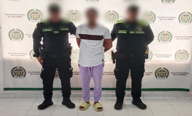 Dos polic&iacute;as y un ciudadano capturado