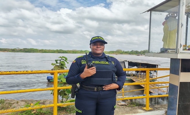 Policía en el Rio Magdalena, San Martín De Loba Bolívar