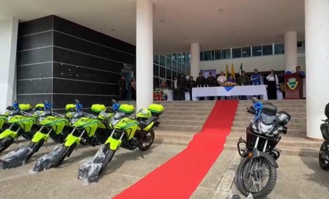Entrega formal de motocicletas a la Policía Nacional en Villagarzon 