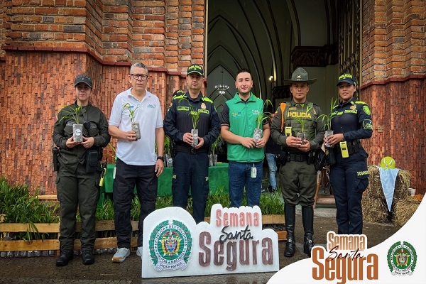 Cuatro Polic&iacute;as en acompa&ntilde;amiento con entidad ambiental en domingo de ramos en el marco de la estrategia una Semana Santa Segura
