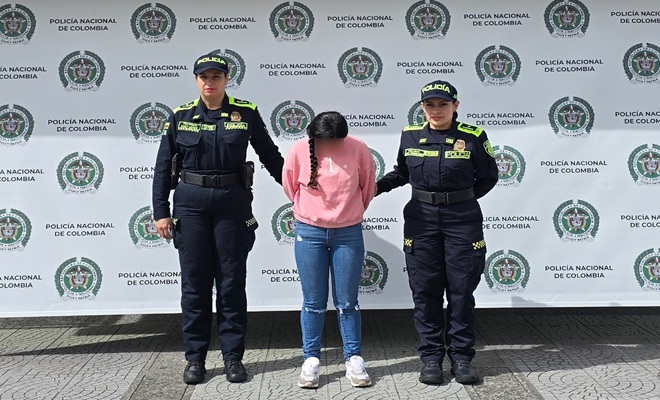 dos policías y una capturada 