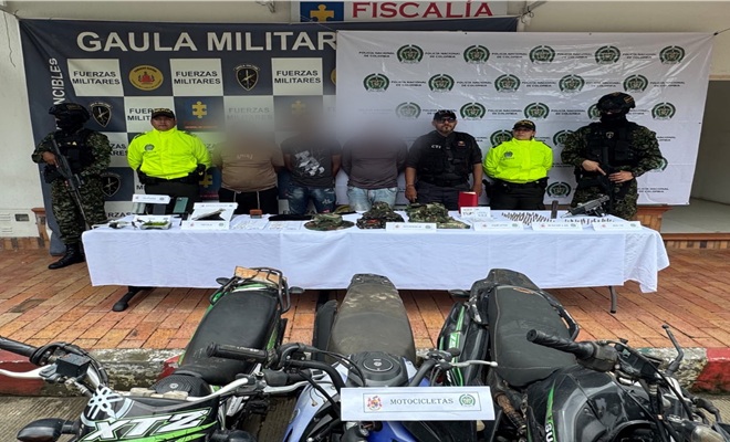 Tres motos, tres capturados, elementos incautados custodiados por cinco uniformados