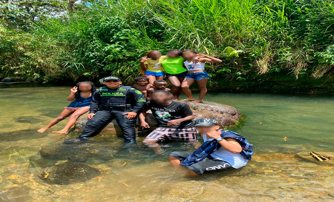 Policía refuerza controles en fuentes hídricas, en compañía de jóvenes