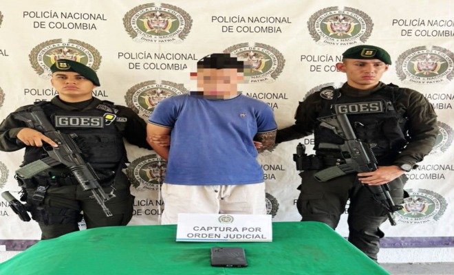 2 Policías del Gaula y  un capturado 
