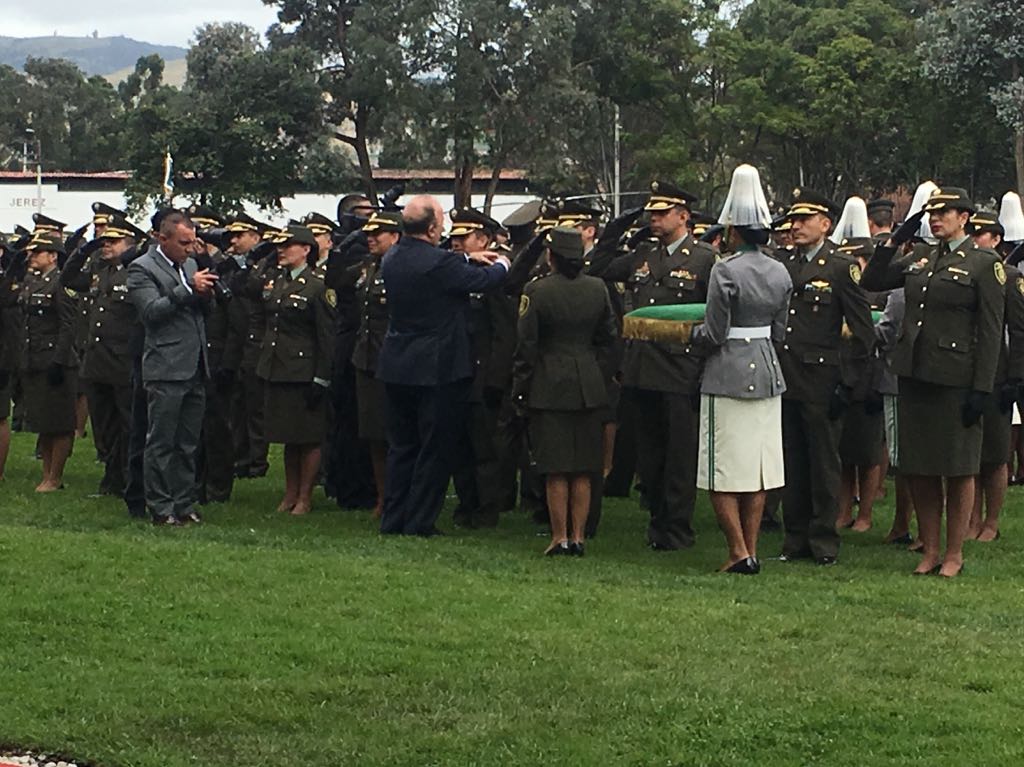 Ascensos de oficiales de la policía nacional
