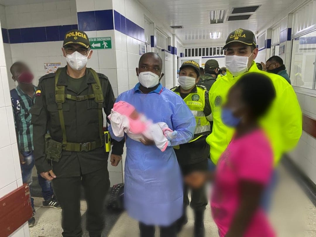 Bebe rescatada sana y salva