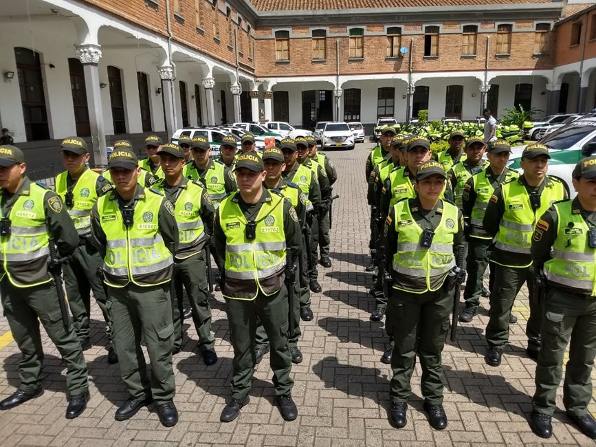 Policía estación candelaria con nuevas cámaras para el servicio