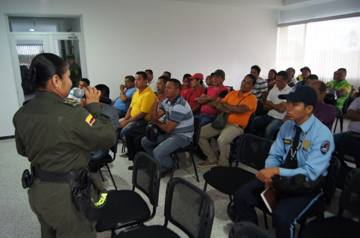 Policíacontinúa difundiendo el Nuevo Código de Policía 