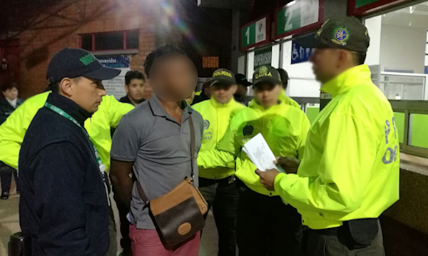 captura-policia-colombia-ecuador-homicida-lider-social