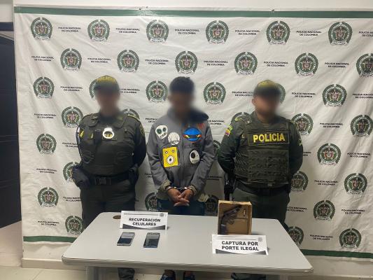 Captura en Arjona por hurto y porte ilegal de arma de fuego