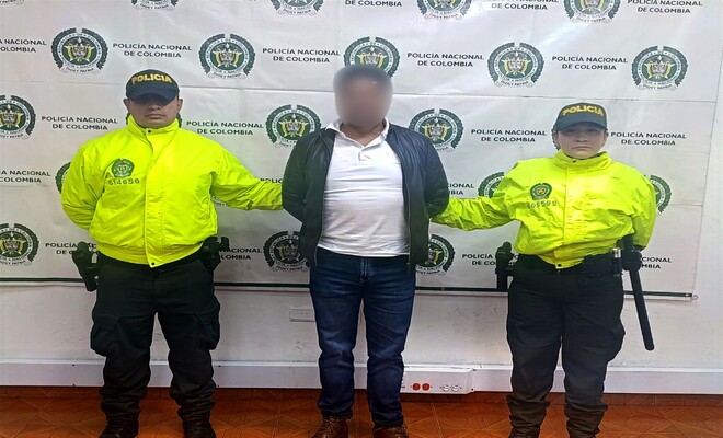 Un Policía y Un Capturado por violencia intrafamiliar