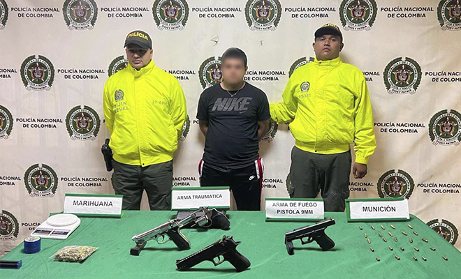 En diligencia de allanamiento fue capturado un hombre con cuatro armas de fuego