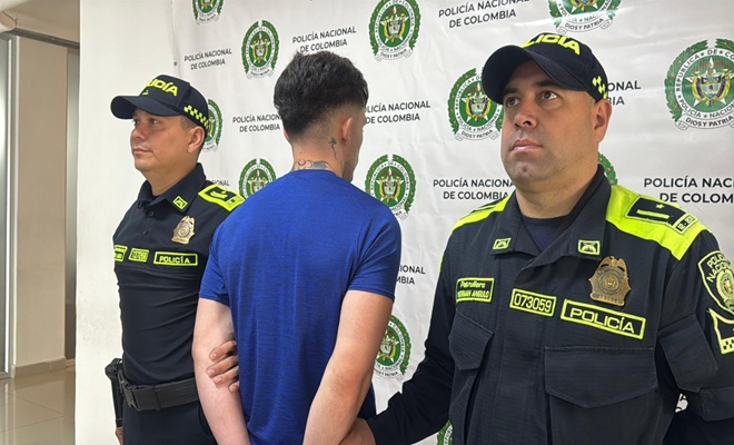 policias_y_capturado_por_hurto