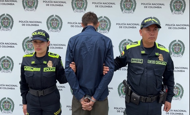 dos uniformados y un ciudadano capturado