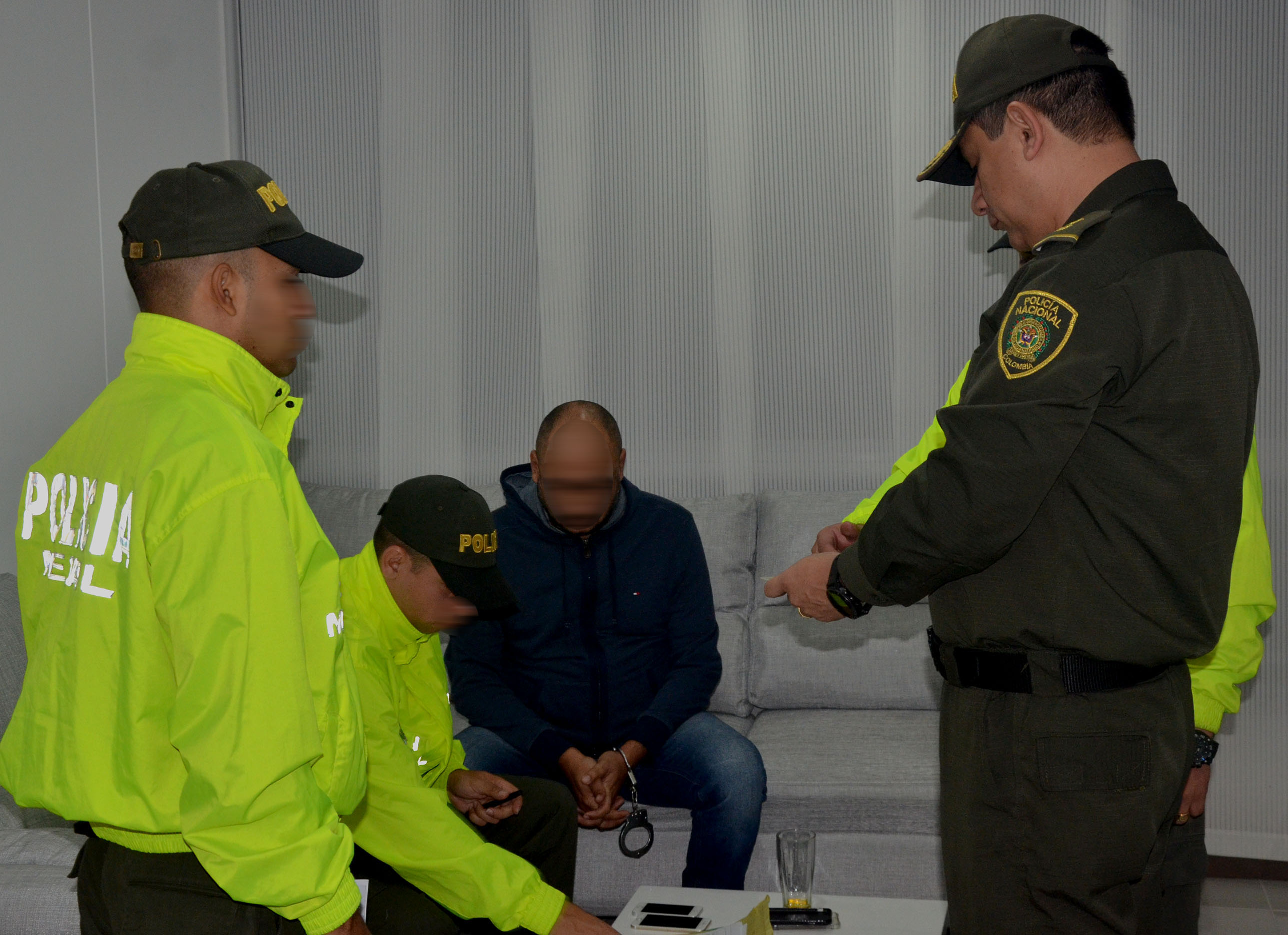 Momento de la captura por Policía Judicial de "camilo el grande"