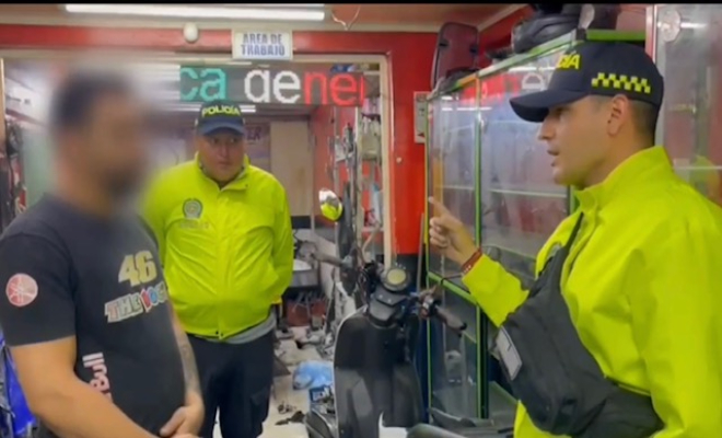 Mediante operativos a desguazaderos es capturado este hombre por falsedad marcaria