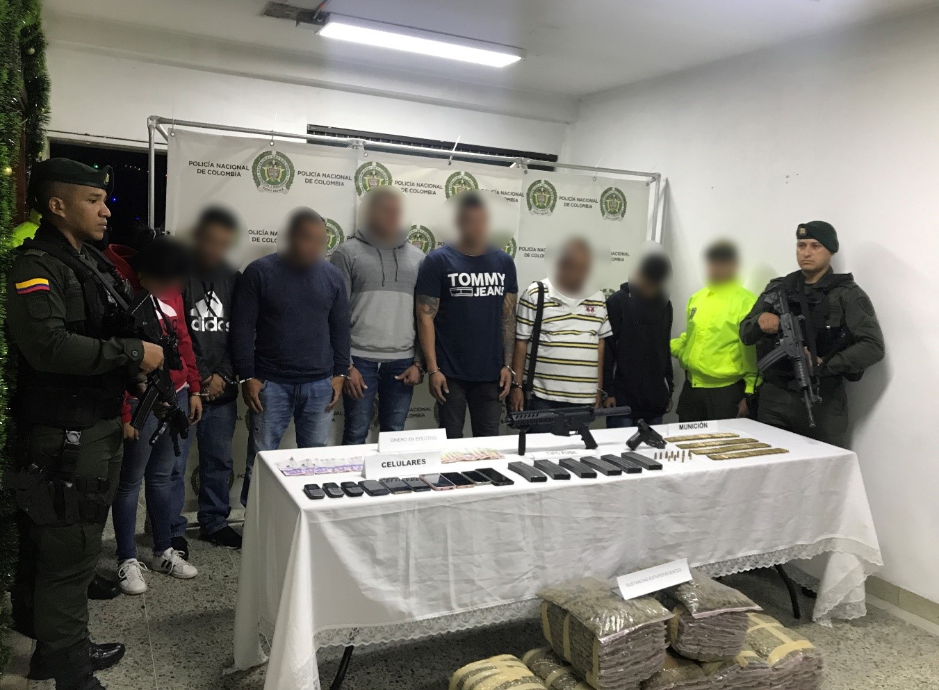 Capturados, armas y droga incautada grupo delincuencial limonar uno
