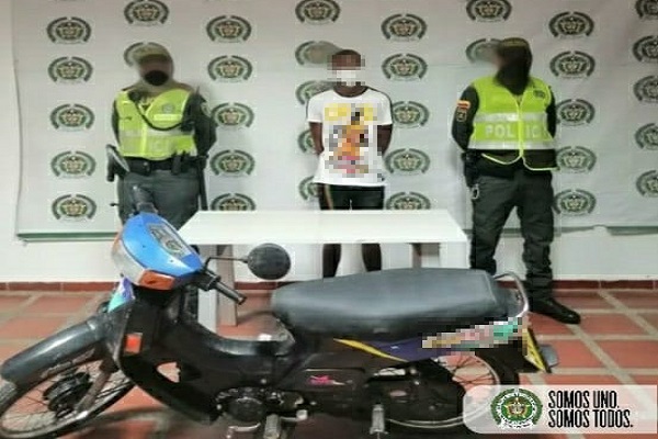 Lo capturamos-en-flagrancia-cuando-recibían-dinero,-para-devolver-motocicleta-que-había-sido-hurtada