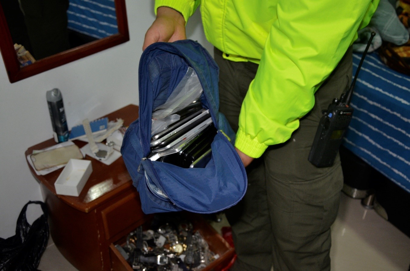 Celulares incautados en allanamientos en Medellín 